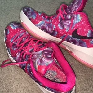 Kevin Durant Kay Yow Aunt Pearl 7 Floral Print